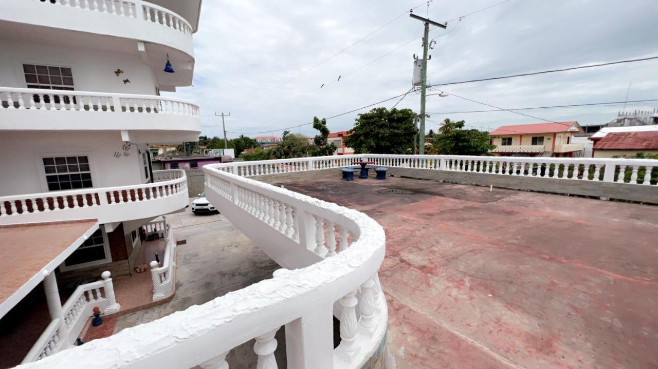 Las Palmas Hotel Corozal Ngoại thất bức ảnh