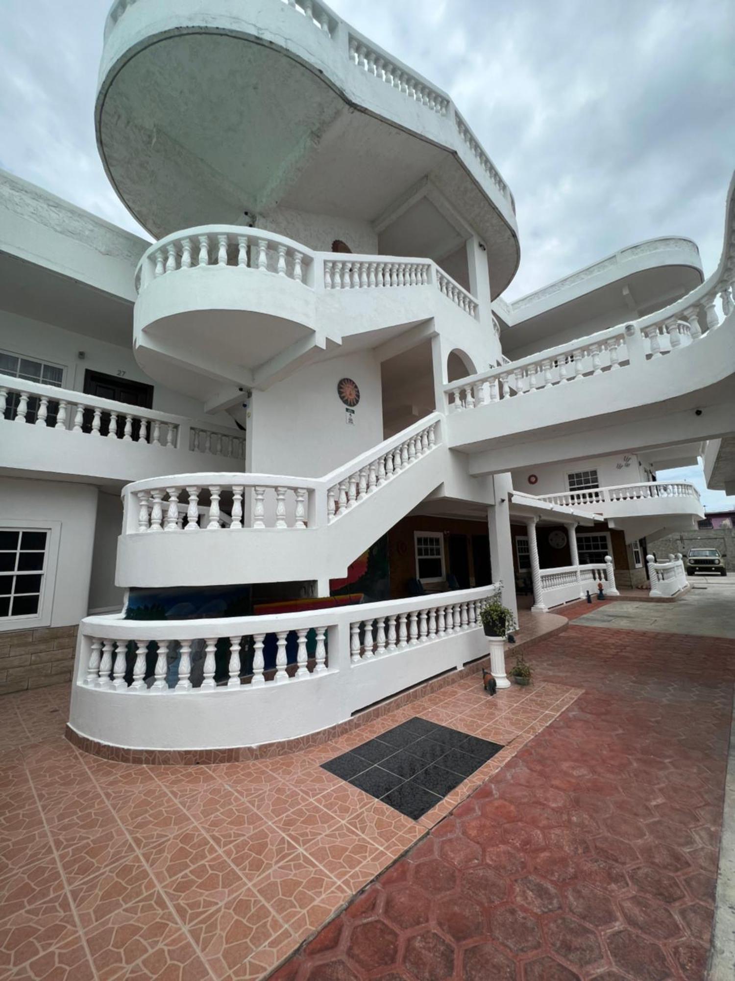 Las Palmas Hotel Corozal Ngoại thất bức ảnh