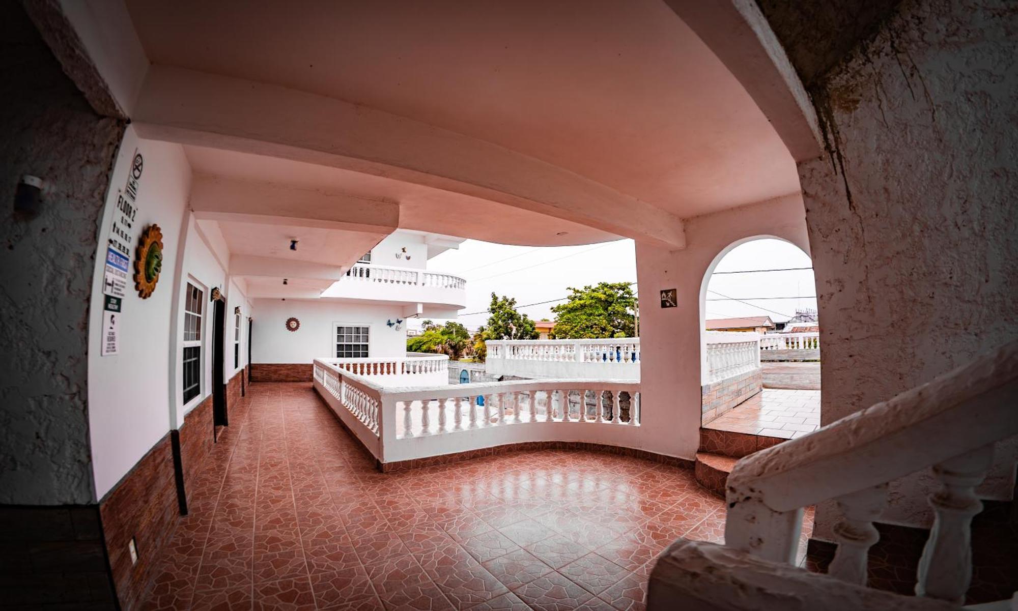 Las Palmas Hotel Corozal Ngoại thất bức ảnh