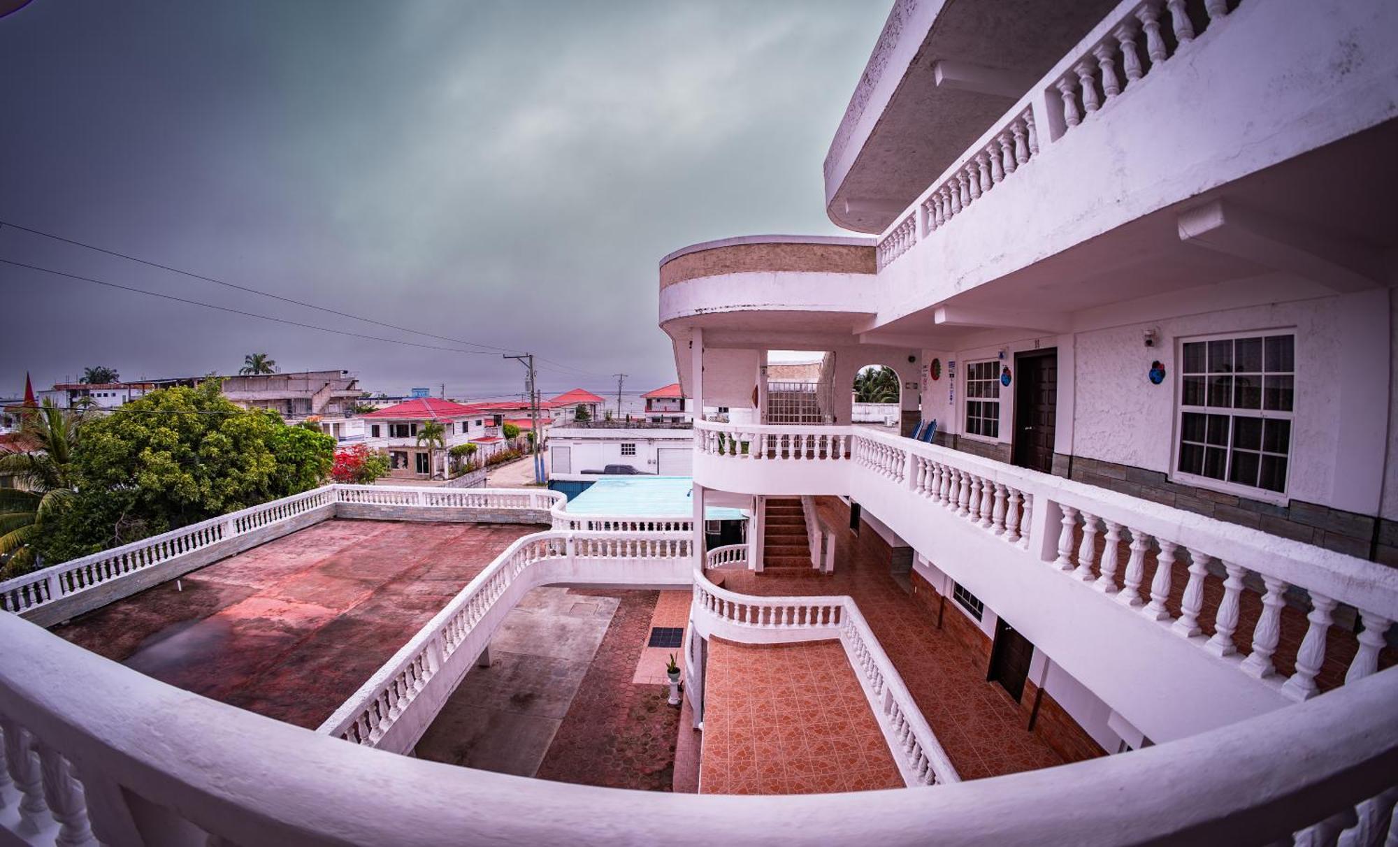 Las Palmas Hotel Corozal Ngoại thất bức ảnh